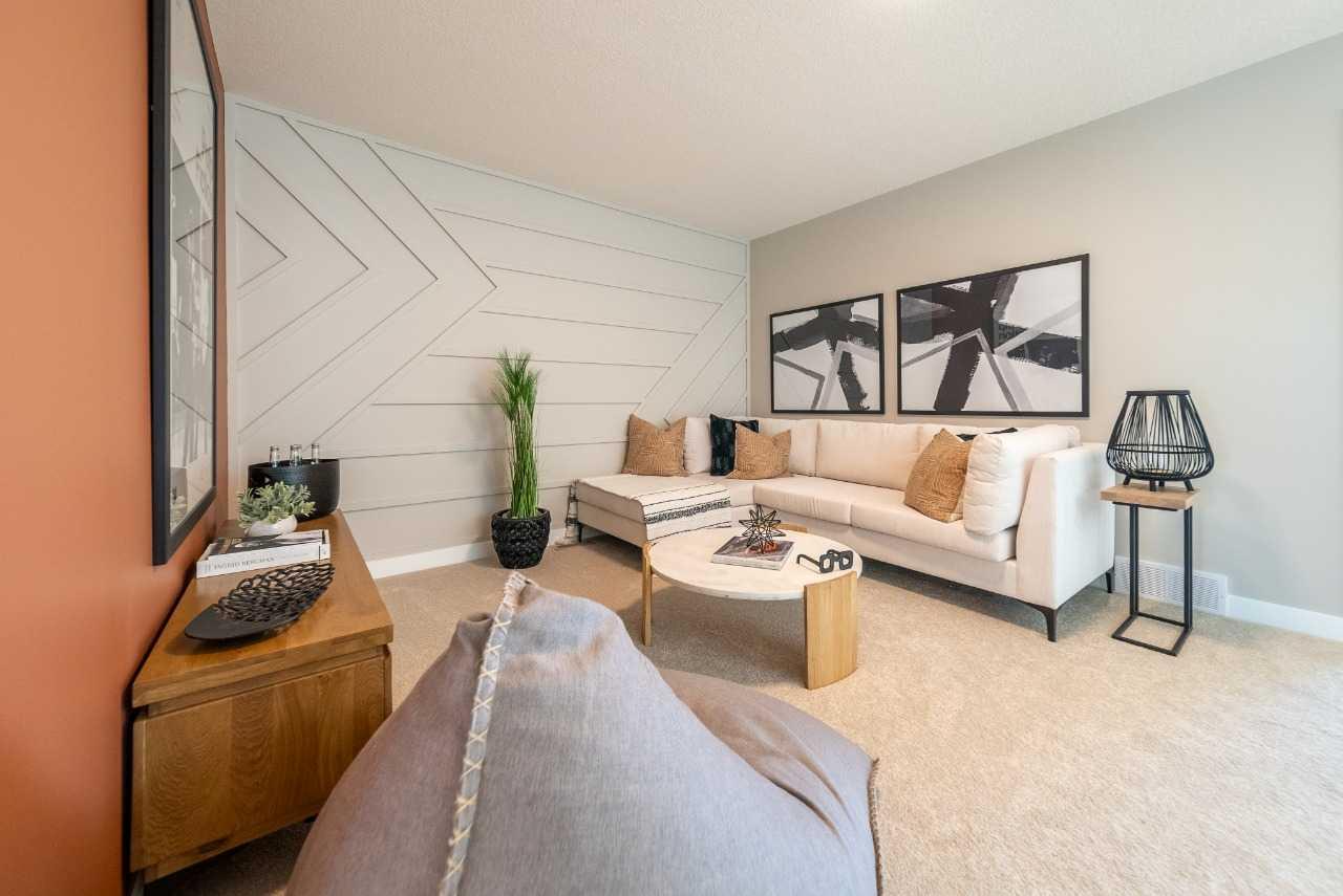 326 Hotchkiss Common SE