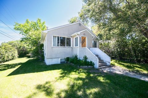 Photo of 4241 41 Avenue, Red Deer, AB T4N 2Y1 (MLS # A2327043)