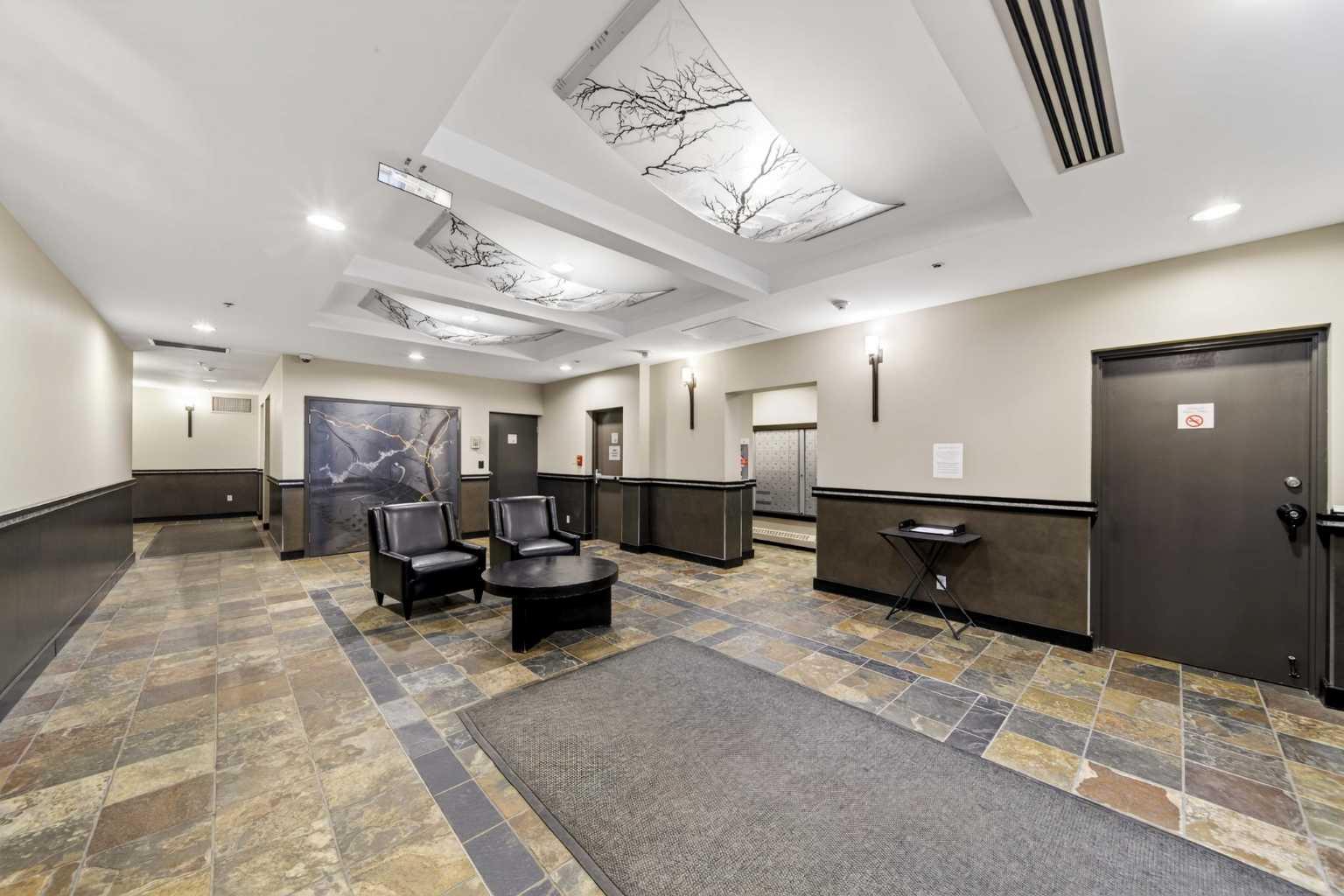 650 10 Street SW 301