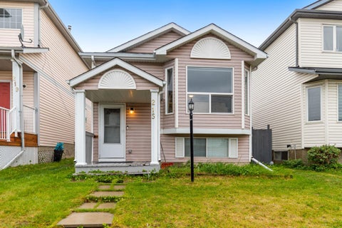 Photo of 215 Carmel Close NE, Calgary, AB T1Y 6Z4 (MLS # A2318370)