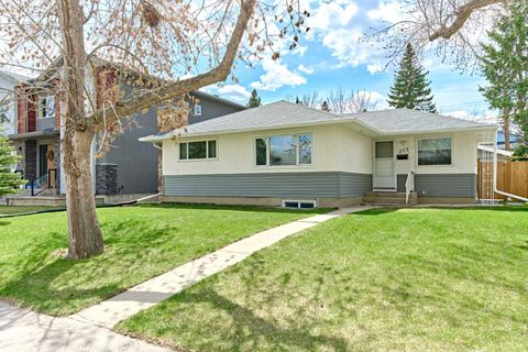 Photo of 2733 Brecken Road NW, Calgary, AB T2L 1H4 (MLS # A2309375)