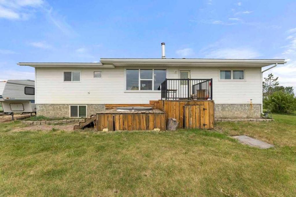 Photo of 31275 Range Road 13, Rural Mountain View County, AB T0M 0W0 (MLS # A2309078)