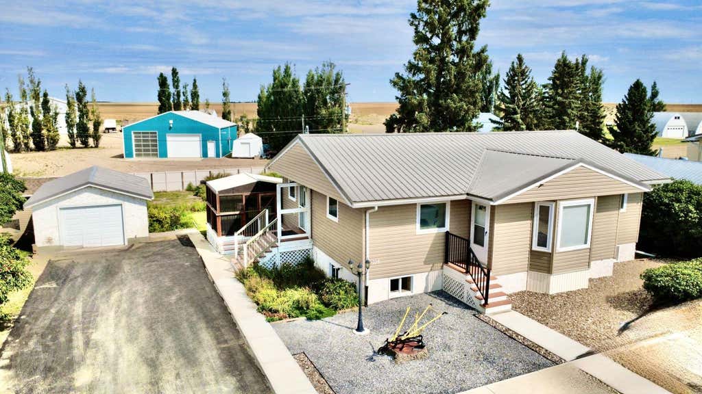 Photo of 116 1 Avenue E, Acadia Valley, AB T0J 0A0 (MLS # A2339719)