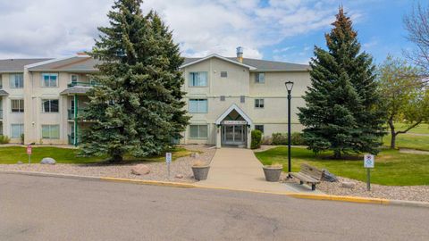 Photo of 620 Columbia Boulevard W #112, Lethbridge, AB T1K 7A8 (MLS # A2314163)