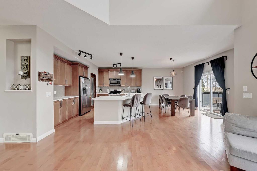 Photo of 196 Hawkmere Way, Chestermere, AB T1X 0C9 (MLS # A2306632)
