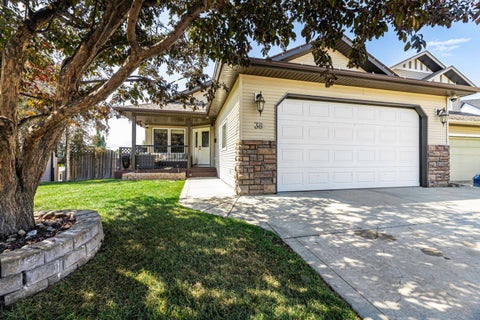 Photo of 38 Ivany Close, Red Deer, AB T4R 0A1 (MLS # A2340014)