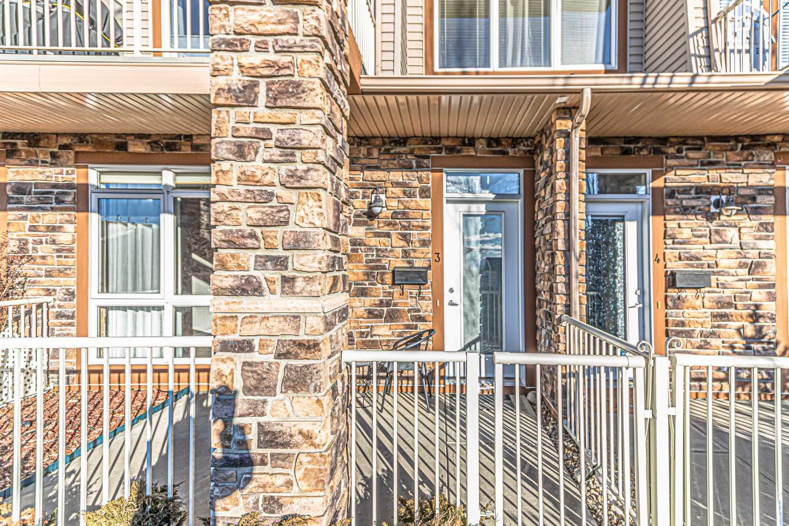 148 Rockyledge View NW 3