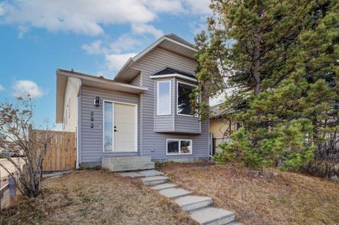 202 Falmere Way NE Calgary AB T3J 2Y1