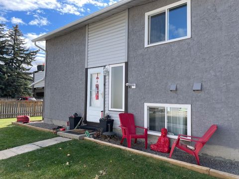 100 Oak Avenue B Okotoks AB T1S 1H9