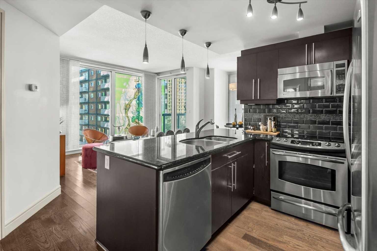 817 15 Avenue SW 500