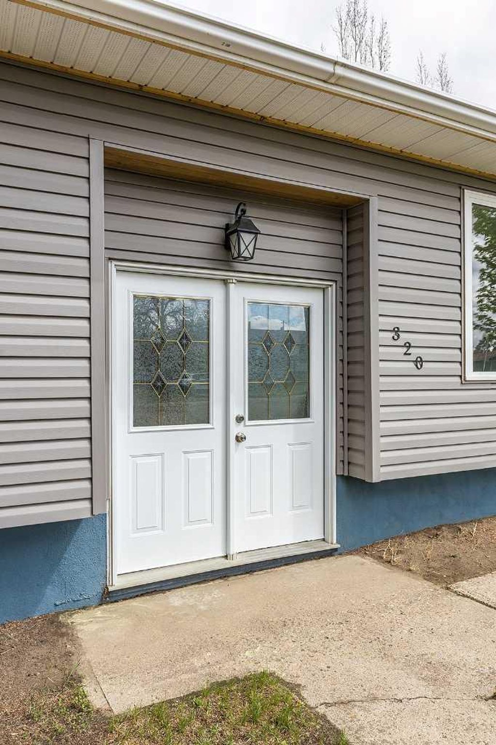 Photo of 320 16 Street NE, Medicine Hat, AB T1A 7L9 (MLS # A2313232)