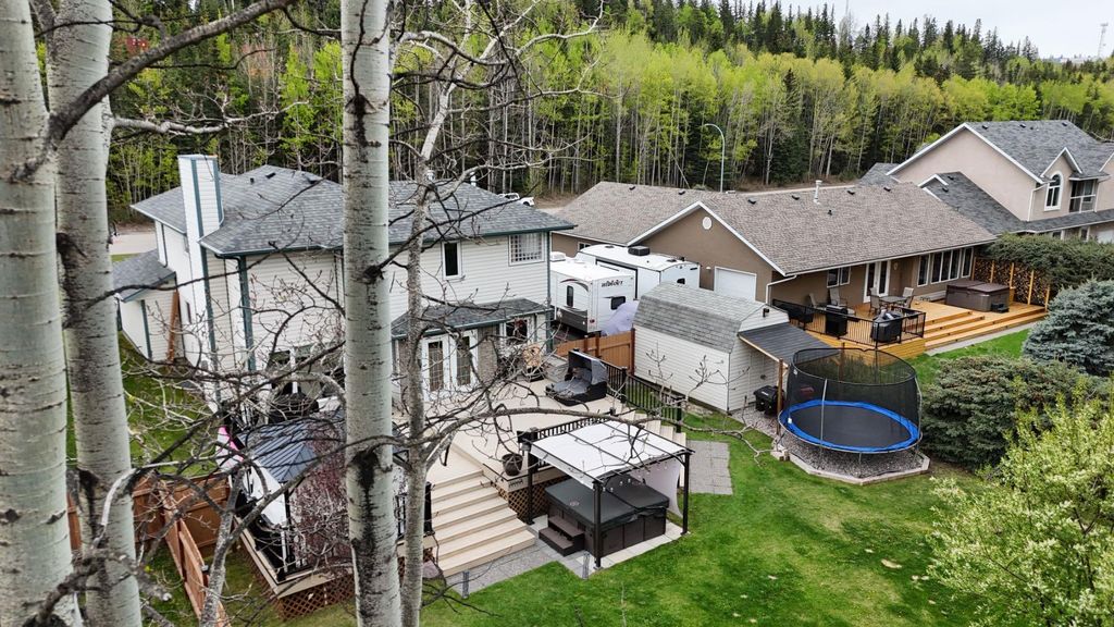 Photo of 150 HALLAM Drive, Hinton, AB T7V 2C3 (MLS # A2312441)