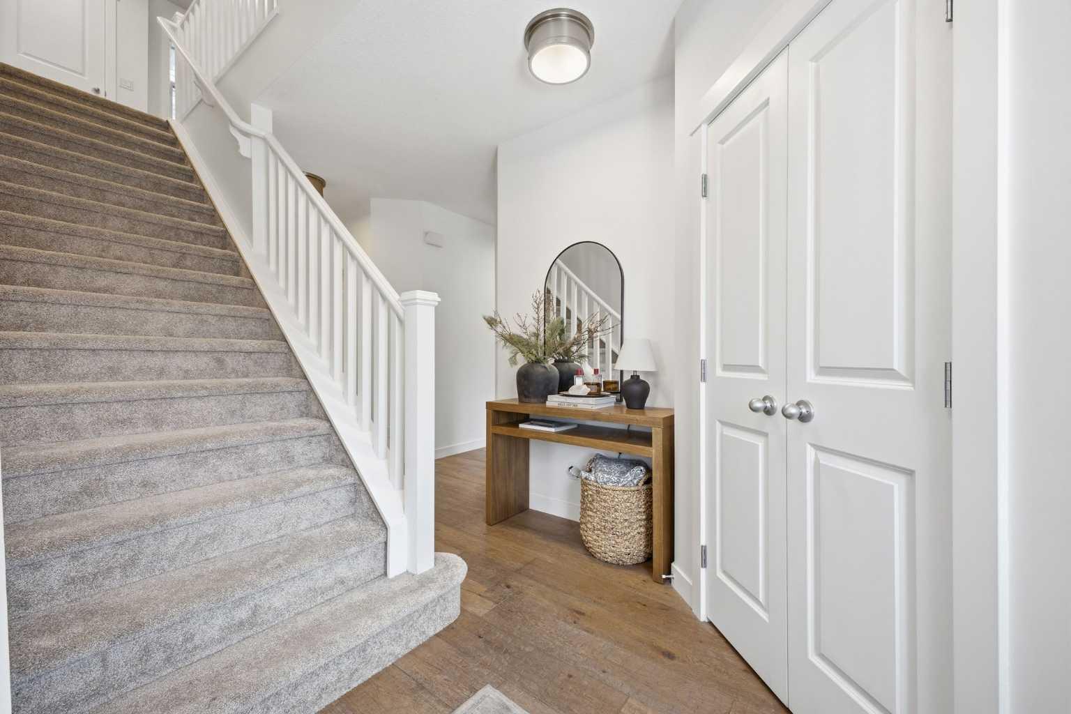 272 Nolanshire Point NW