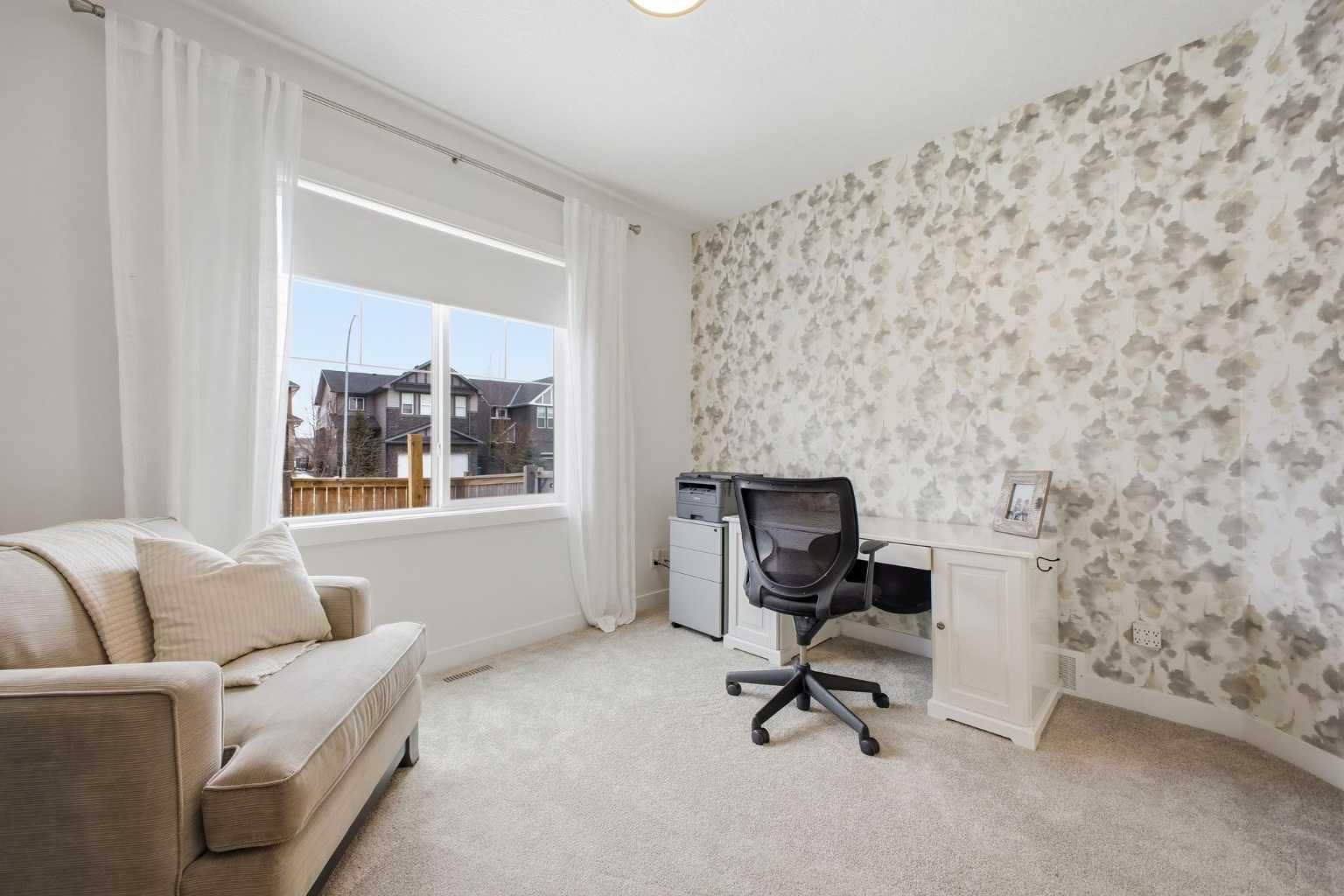 272 Nolanshire Point NW