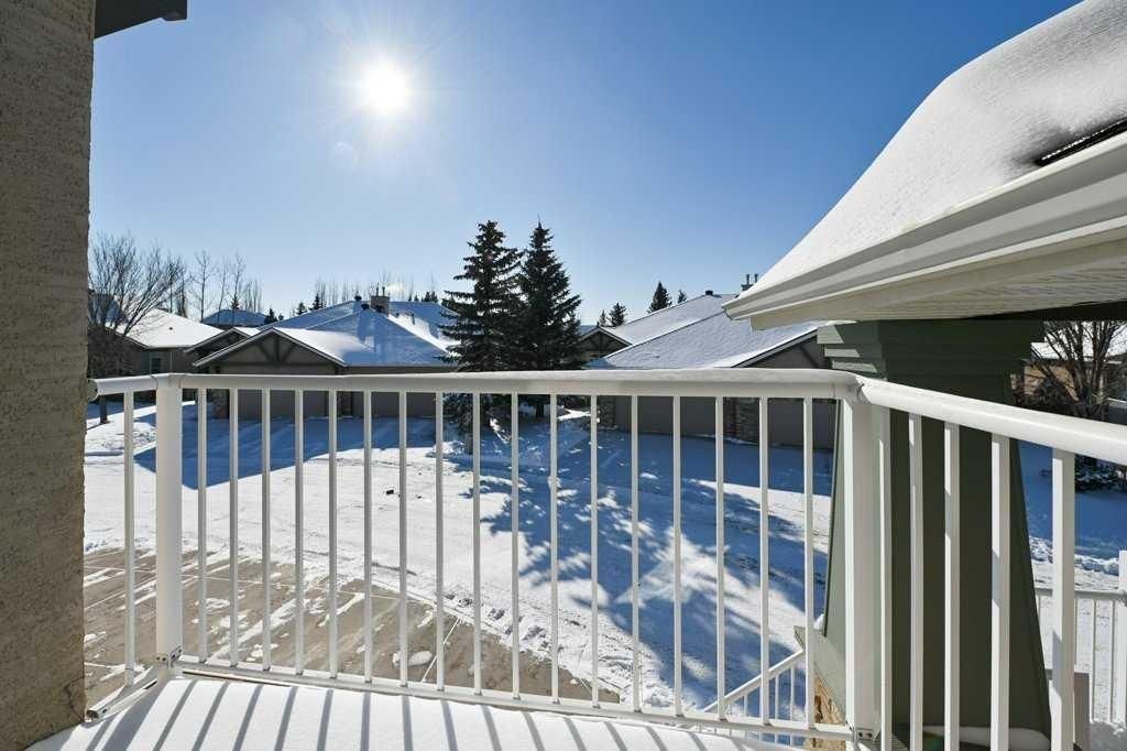 Photo of 56 Discovery Woods Villas SW, Calgary, AB T3H 5A7 (MLS # A2284861)