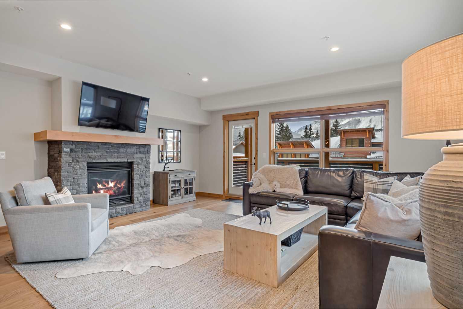 905 Spring Creek Drive 205