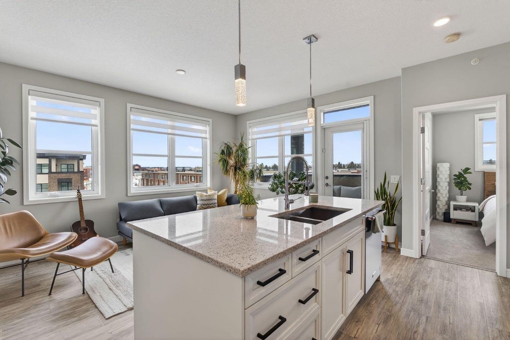 Photo of 80 Greenbriar Place NW #1402, Calgary, AB T3B 6J4 (MLS # A2333190)