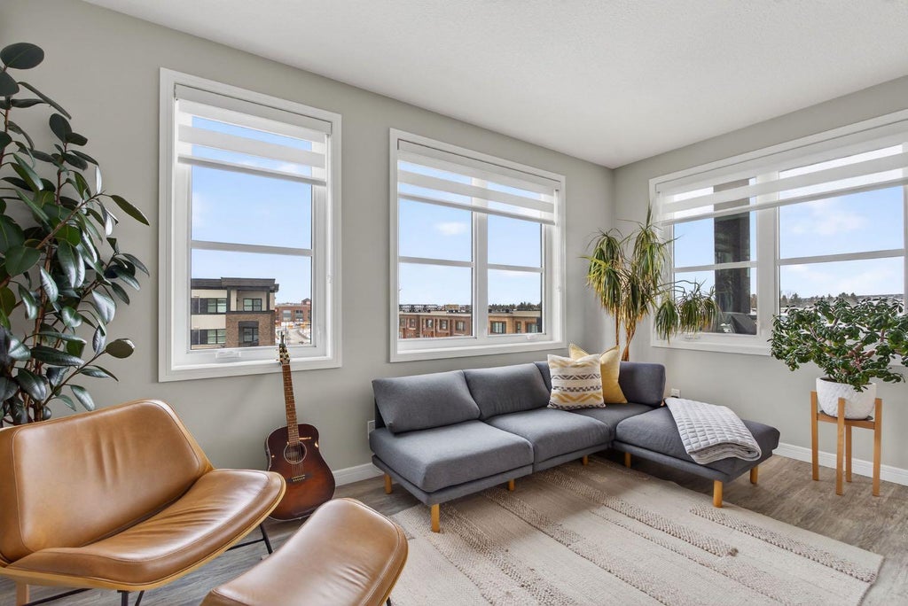 Photo of 80 Greenbriar Place NW #1402, Calgary, AB T3B 6J4 (MLS # A2333190)