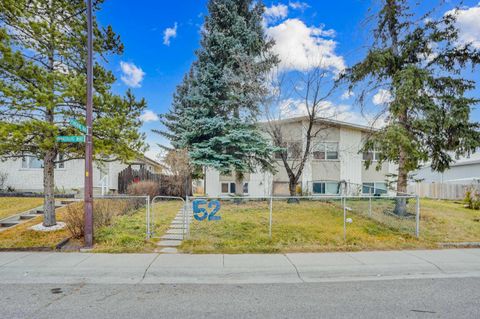 52 Pennsburg Way SE Calgary AB T2A 2J5