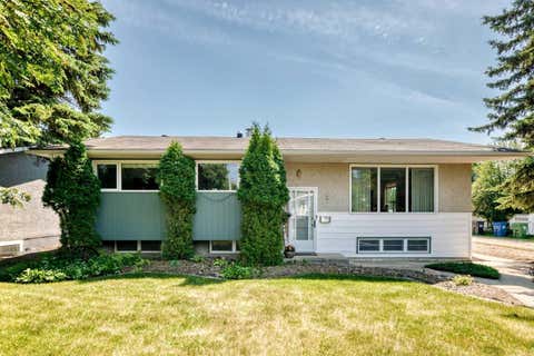 Photo of 3 Stewart Street, Red Deer, AB T4N 0B5 (MLS # A2333366)