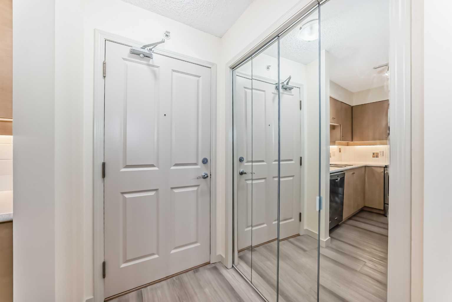 650 10 Street SW 202