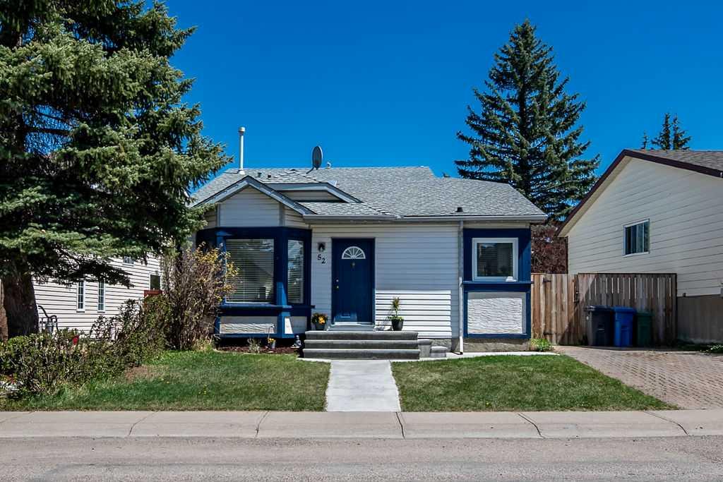 52 Hunters Crescent