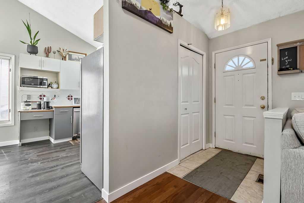 52 Hunters Crescent