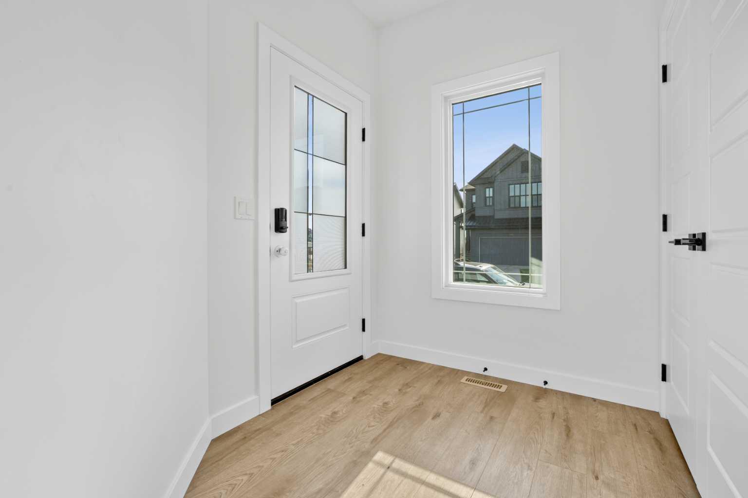 571 Buffaloberry Manor SE