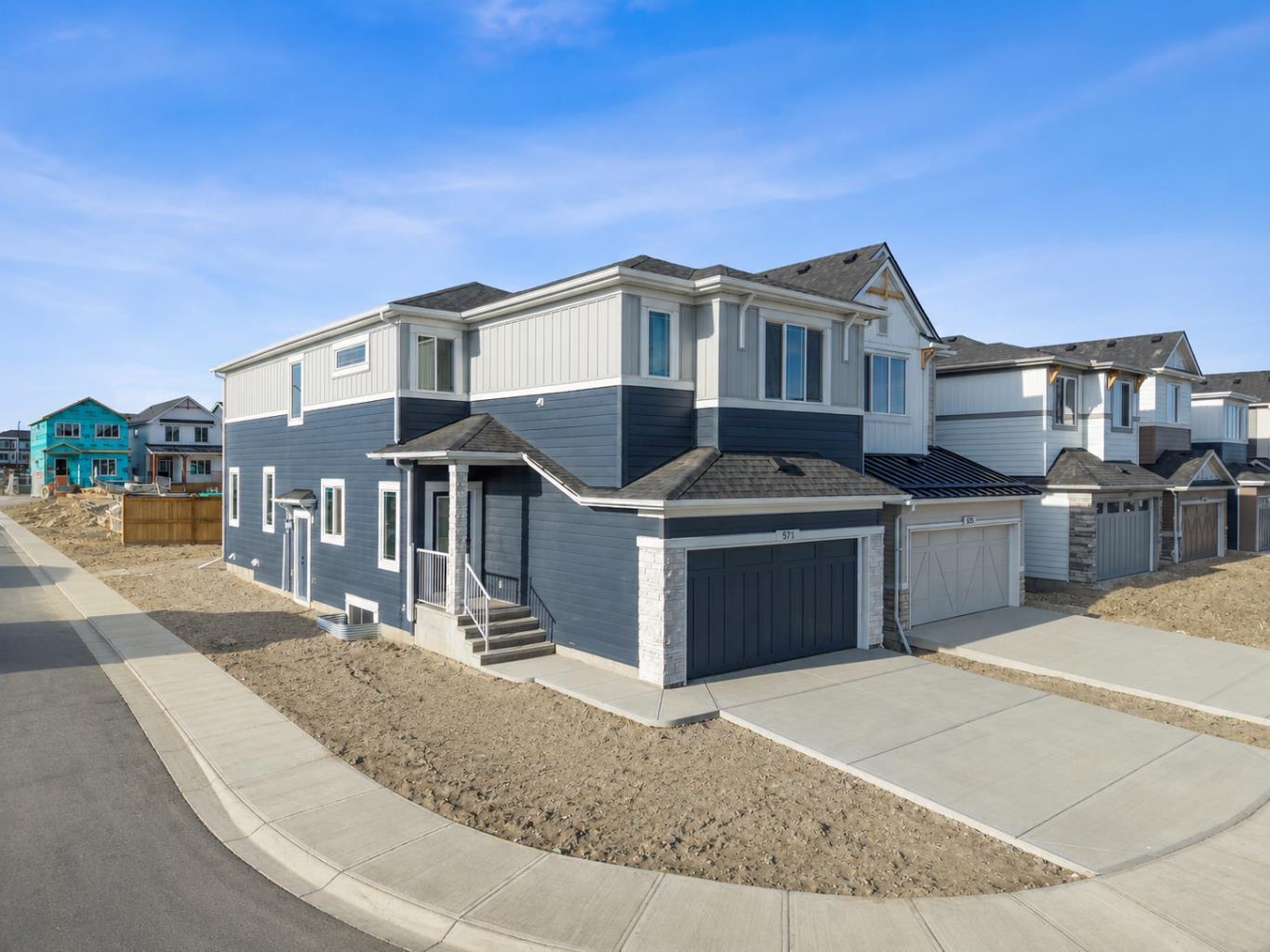 571 Buffaloberry Manor SE