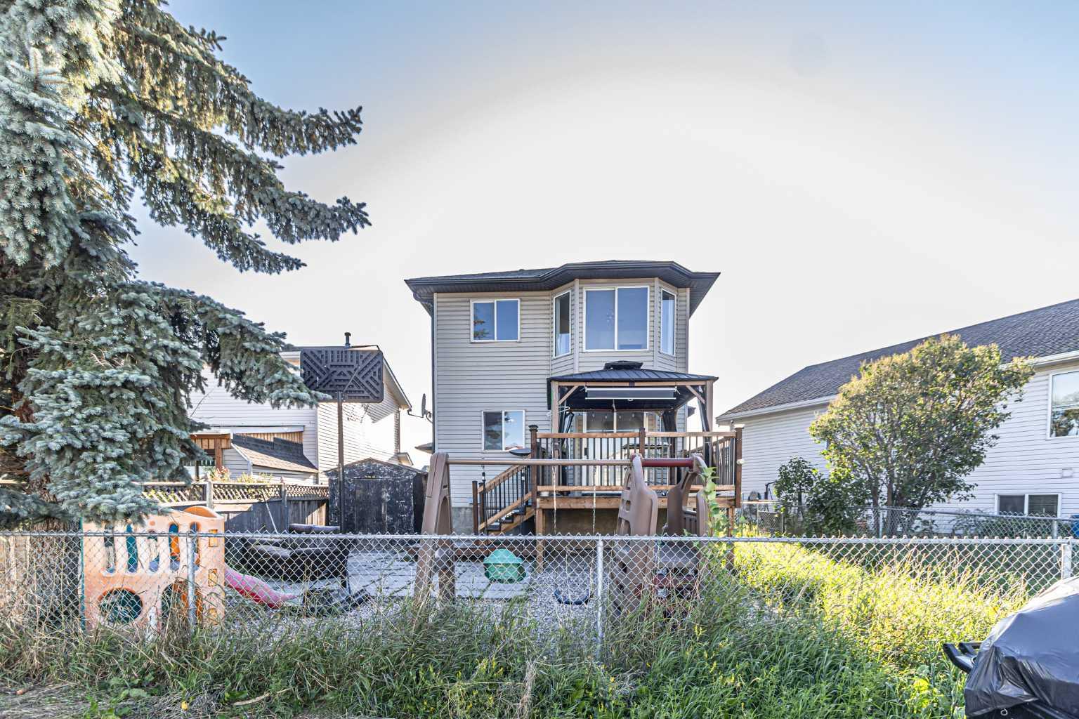 61 Applemont Place SE
