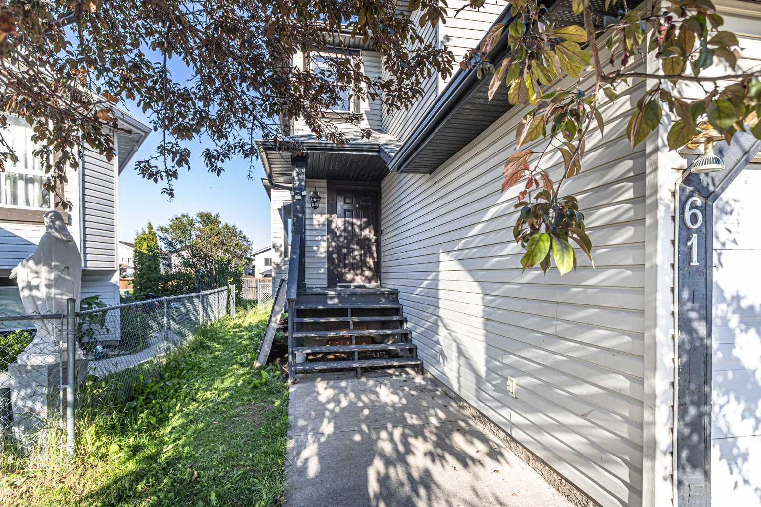 61 Applemont Place SE