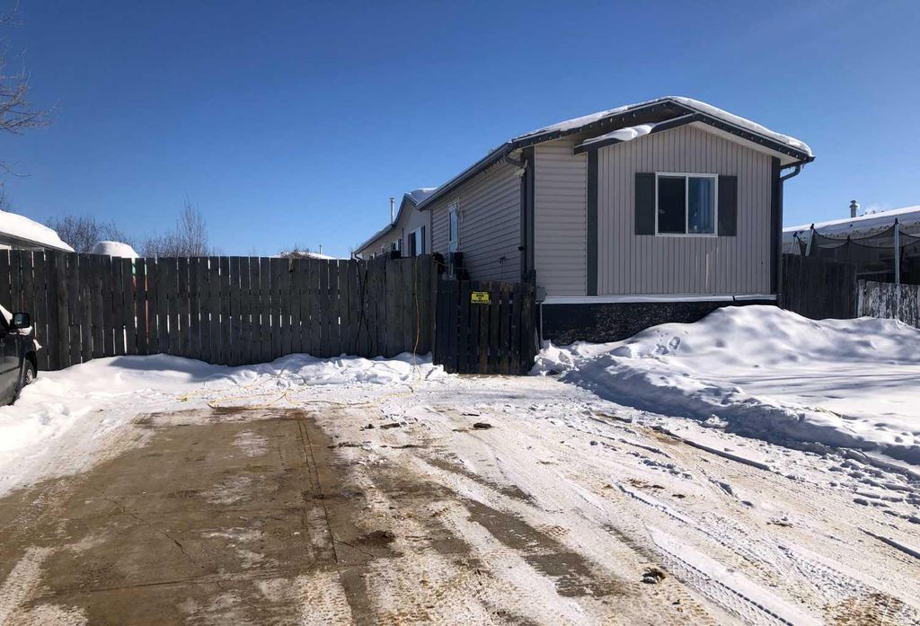 Photo of 3 Dewberry Road, High Level, AB T0H 1Z0 (MLS # A2289018)