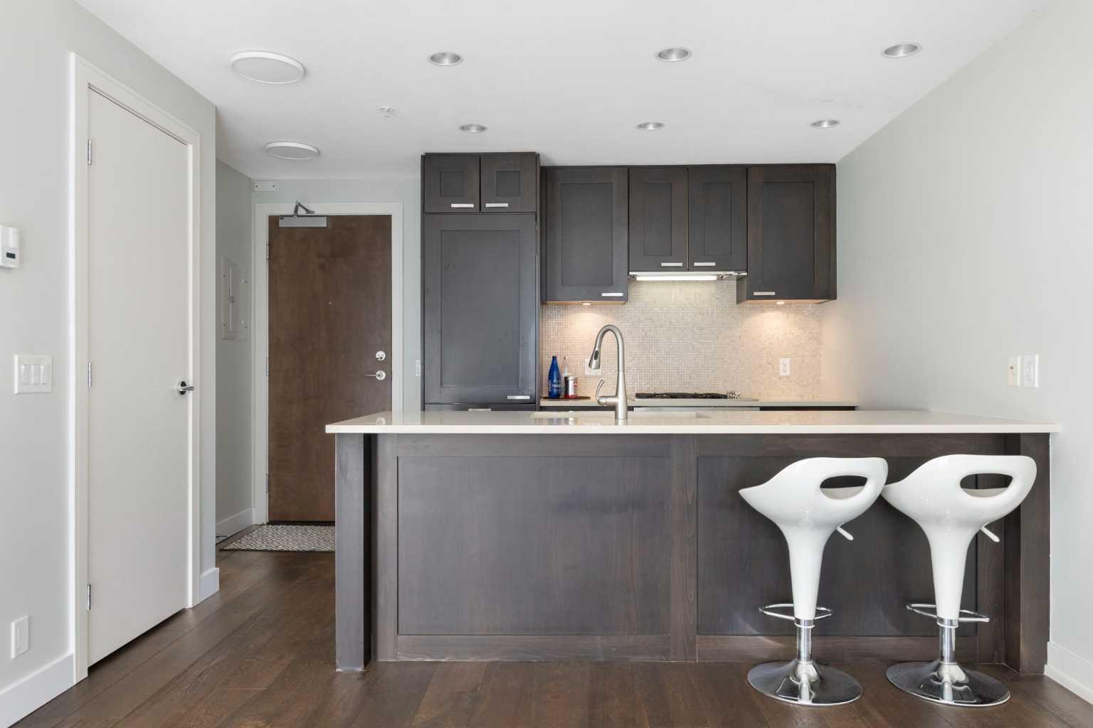 222 Riverfront Avenue SW 1826