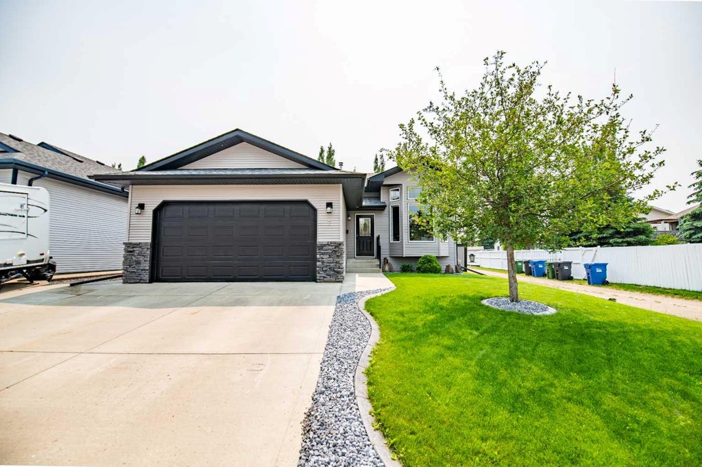Photo of 7 Ratcliffe Street, Red Deer, AB T4P 3X8 (MLS # A2341101)