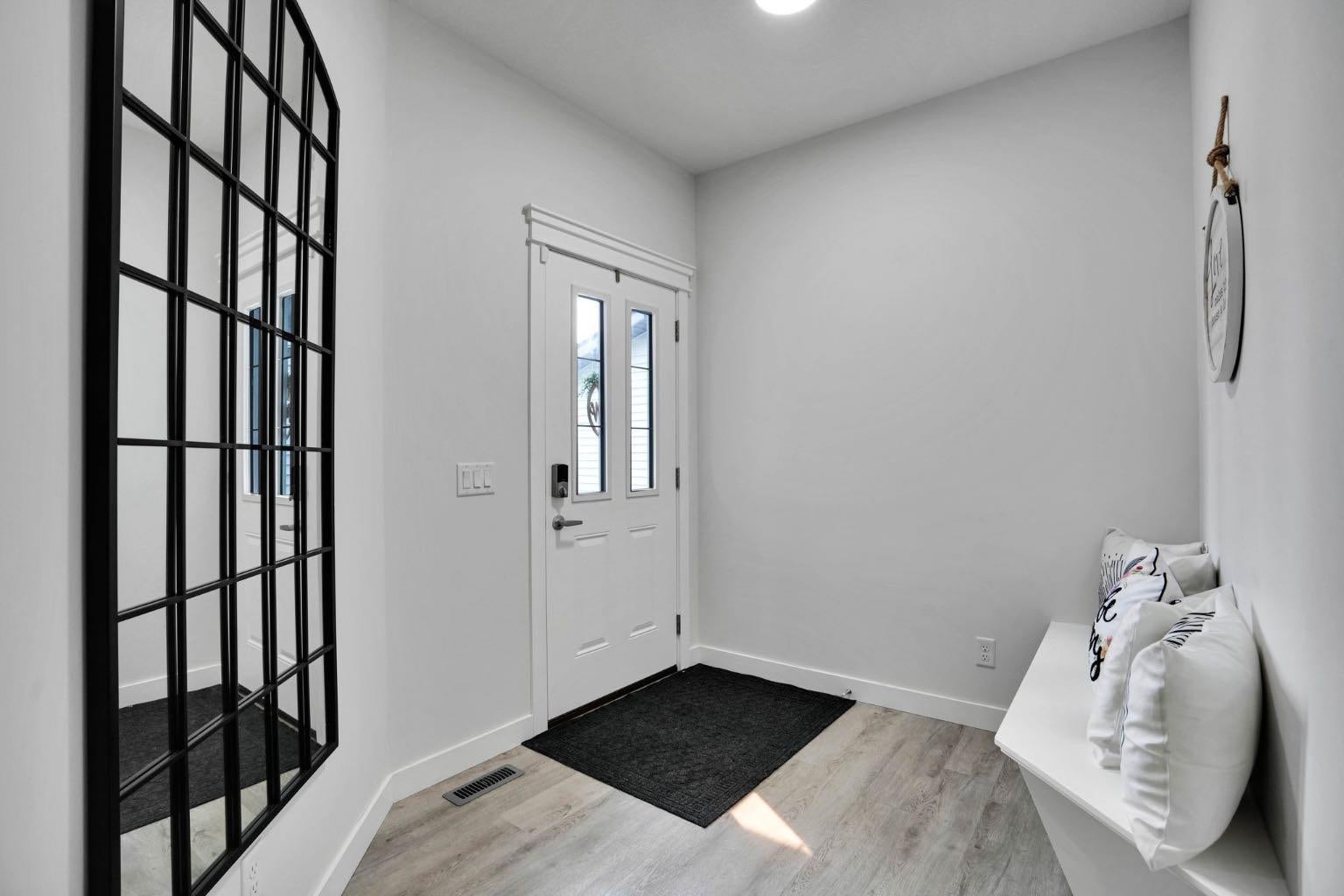159 Hotchkiss Manor SE
