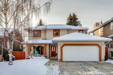 Photo of 132 Straddock Crescent SW, Calgary, AB T3H 2S7 (MLS # A2274116)