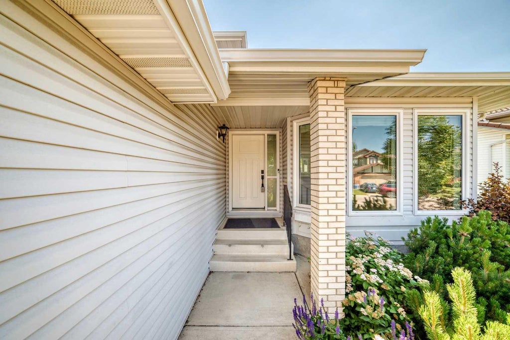 Photo of 123 Wood Valley Drive SW, Calgary, AB T2W 5V6 (MLS # A2328675)