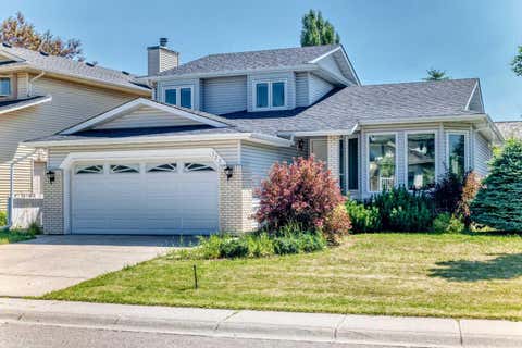 Photo of 123 Wood Valley Drive SW, Calgary, AB T2W 5V6 (MLS # A2328675)