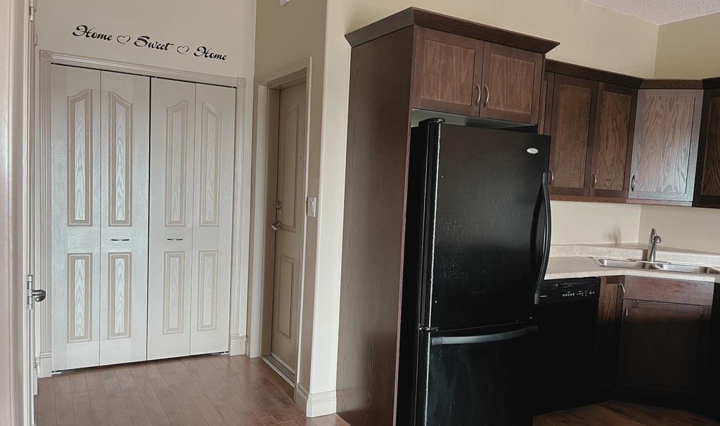 Photo of 2609 11 Avenue #401, Wainwright, AB T9W 0A3 (MLS # A2283897)