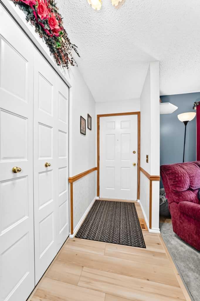 Photo of 3528 50 Avenue, Innisfail, AB T4G 1J1 (MLS # A2346496)