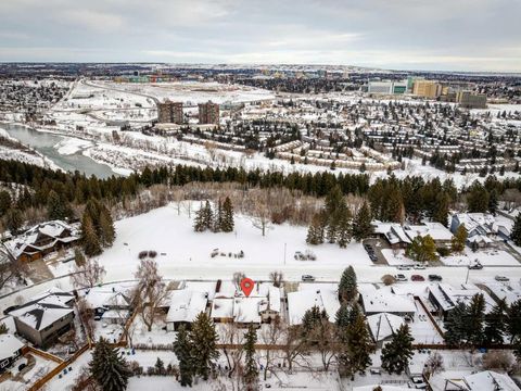 149 Wildwood Drive SW Calgary AB T3C 3C7