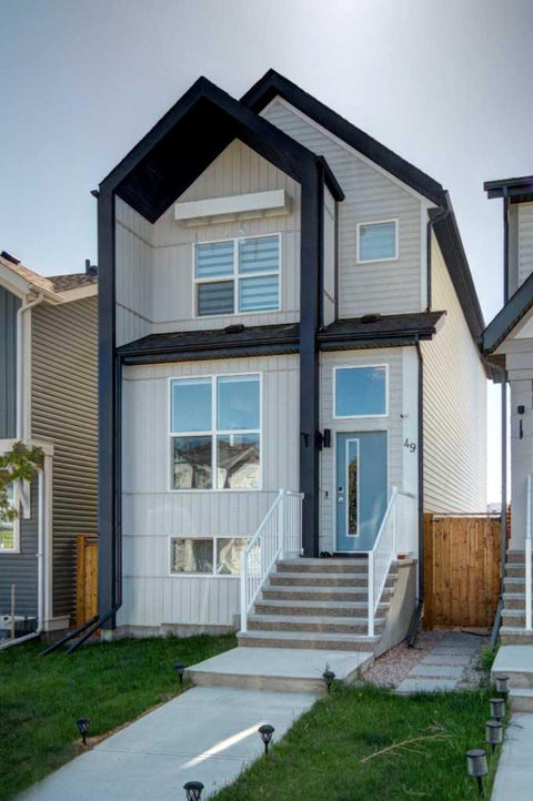 Photo of 49 Heirloom Crescent SE, Calgary, AB T3S 0H1 (MLS # A2317719)