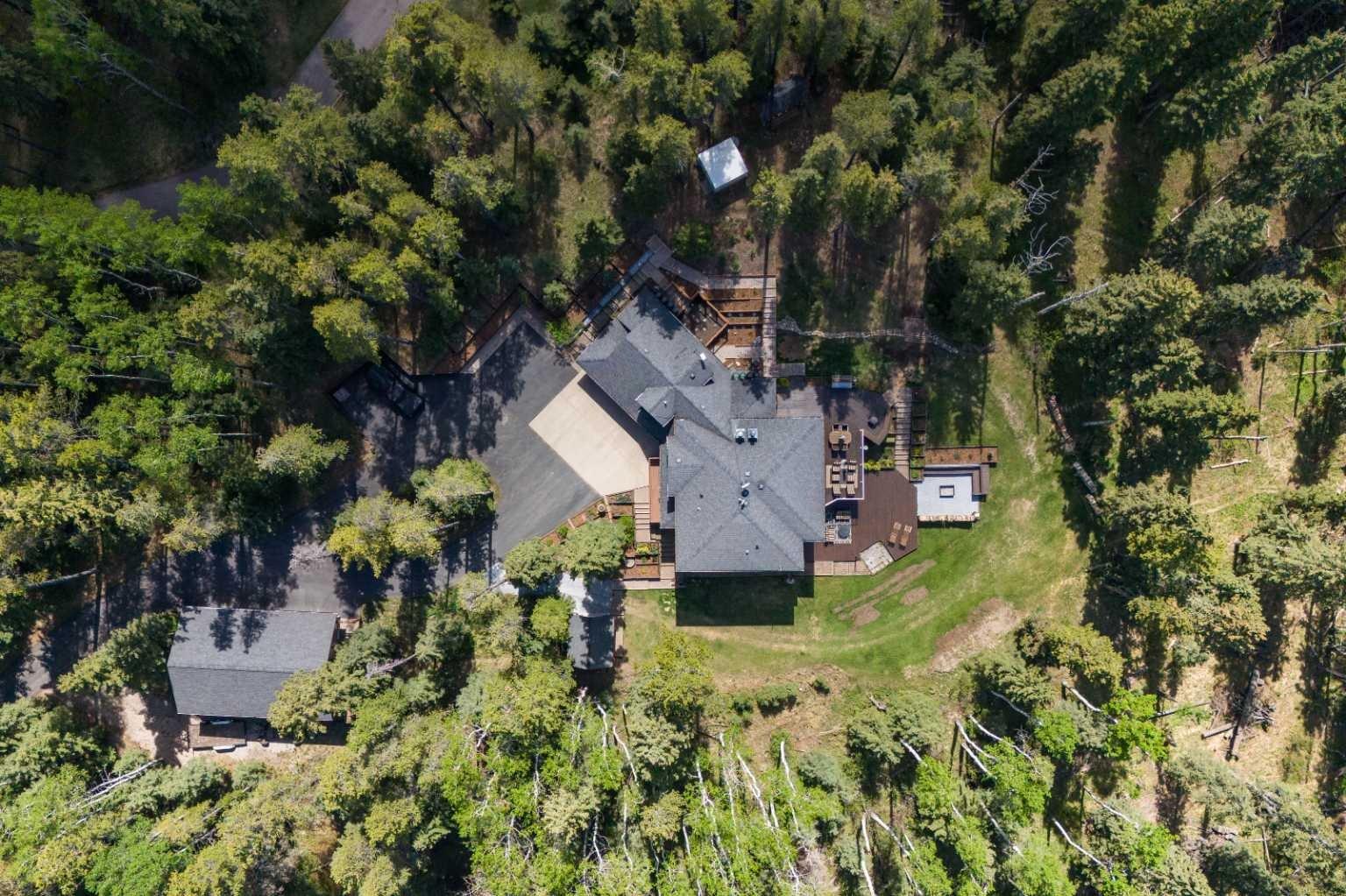 4 Highlands Place