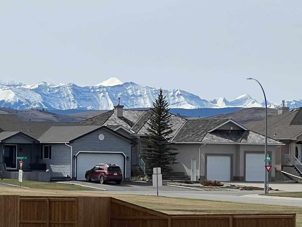 Photo of 321 Twin Cities Drive, Longview, AB T0L 0Z0 (MLS # A2307929)