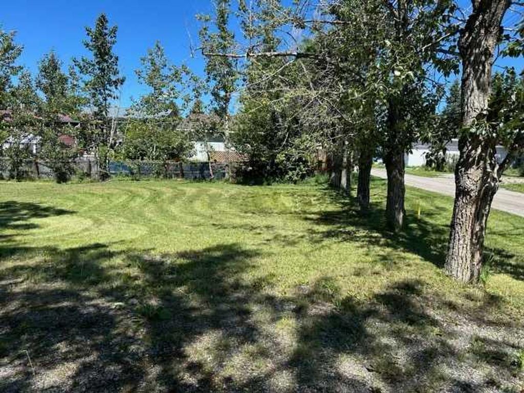 Photo of 321 Twin Cities Drive, Longview, AB T0L 0Z0 (MLS # A2307929)