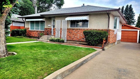 Photo of 2435 7 Avenue N, Lethbridge, AB T1H 0Z2 (MLS # A2327044)