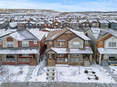 Photo of 47 Wolf Willow Boulevard SE, Calgary, AB T2X 3Z9 (MLS # A2282813)