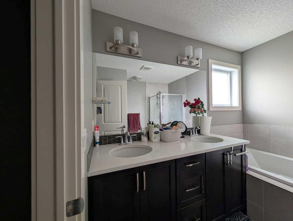 242 SAVANNA CLOSE, CALGARY, AB T3J 0X7 - Image 1169476099.jpeg?d=l