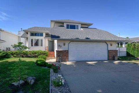 Photo of 37 Denovan Crescent, Red Deer, AB T4R 2B6 (MLS # A2317003)