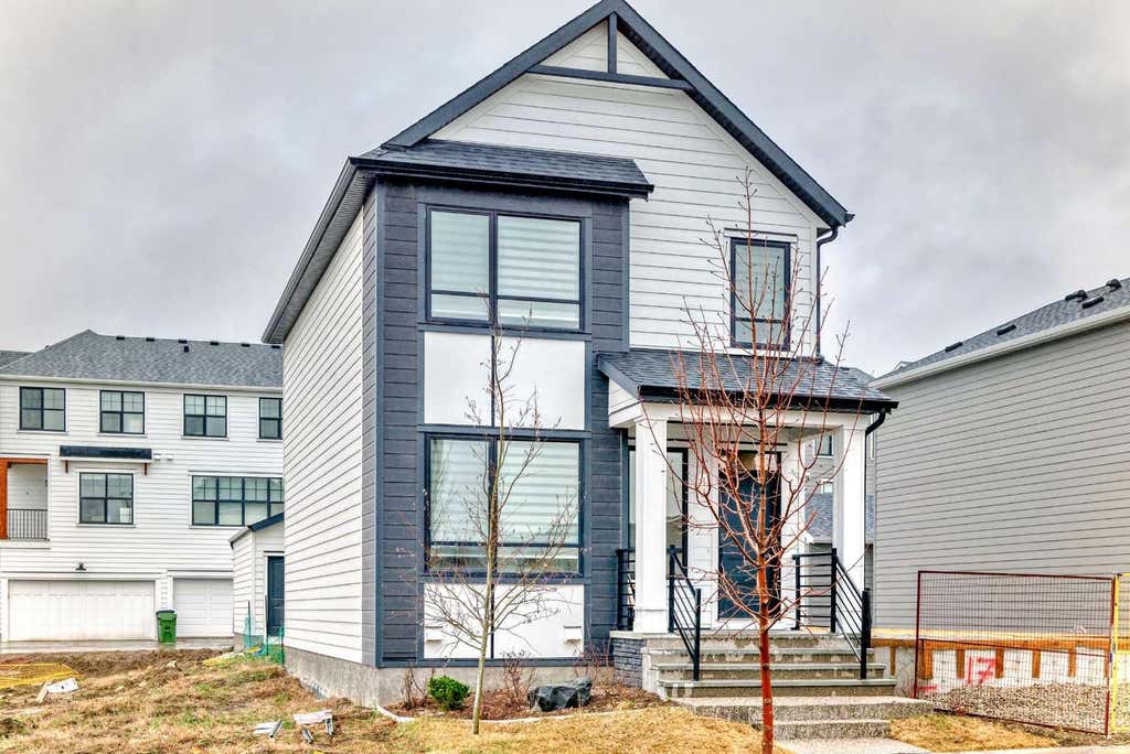 Photo of 13 Treeline Avenue SW, Calgary, AB T2Y 0R7 (MLS # A2335079)
